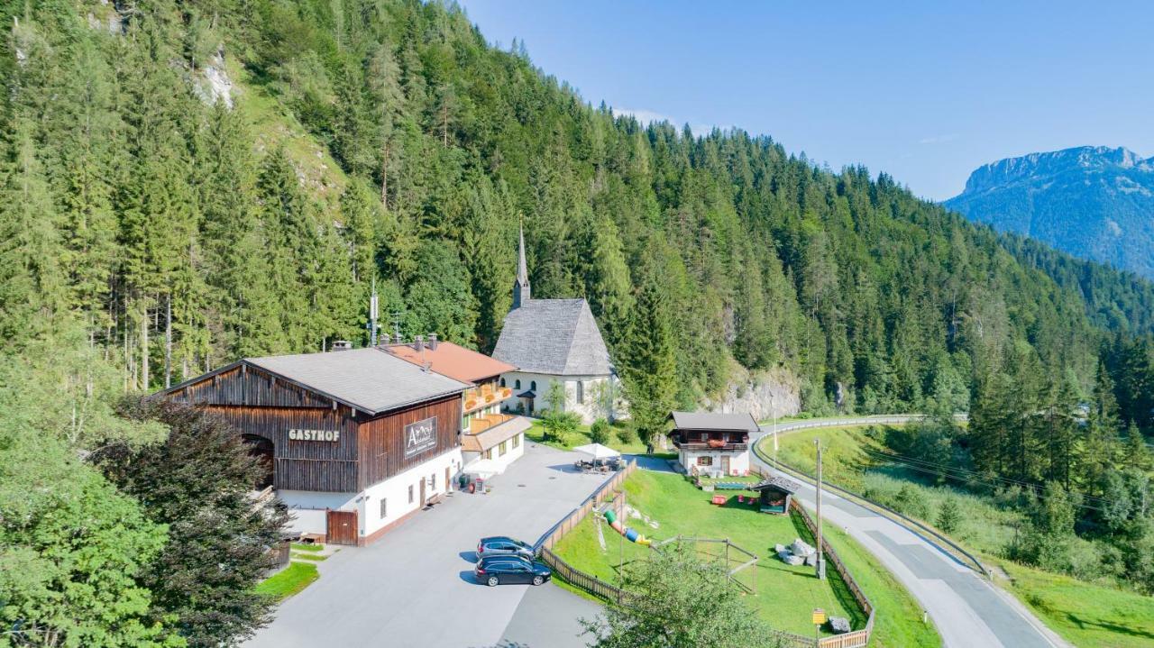 Отель Gasthof St. Adolari Санкт-Ульрих-ам-Пиллерзее Экстерьер фото