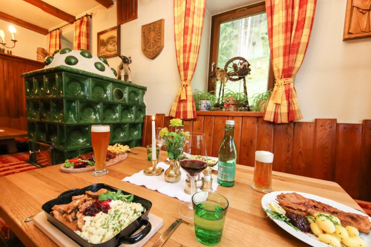 Отель Gasthof St. Adolari Санкт-Ульрих-ам-Пиллерзее Экстерьер фото