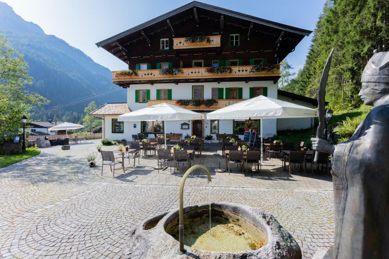 Отель Gasthof St. Adolari Санкт-Ульрих-ам-Пиллерзее Экстерьер фото