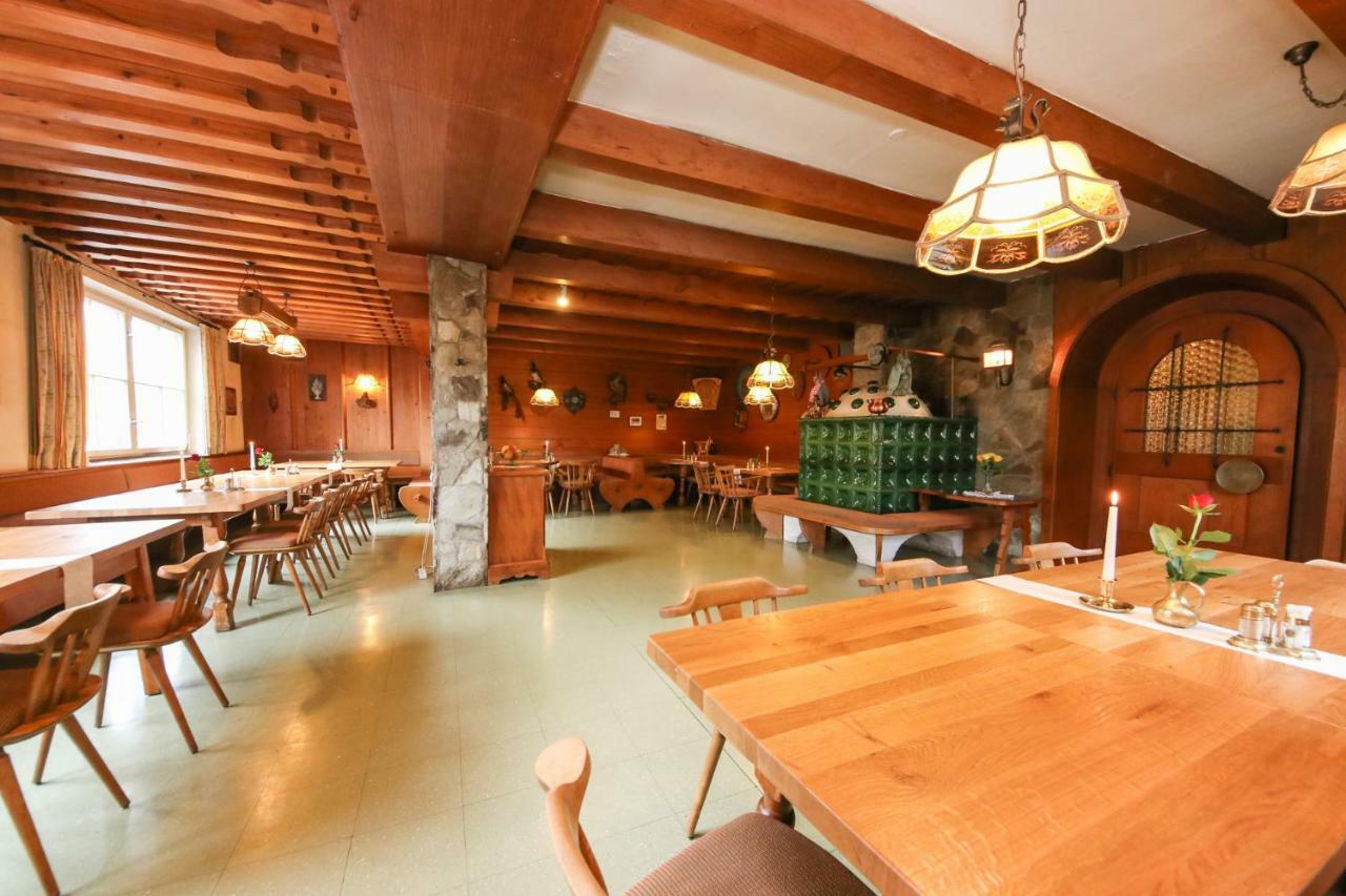 Отель Gasthof St. Adolari Санкт-Ульрих-ам-Пиллерзее Экстерьер фото