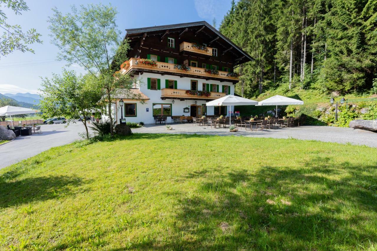 Отель Gasthof St. Adolari Санкт-Ульрих-ам-Пиллерзее Экстерьер фото